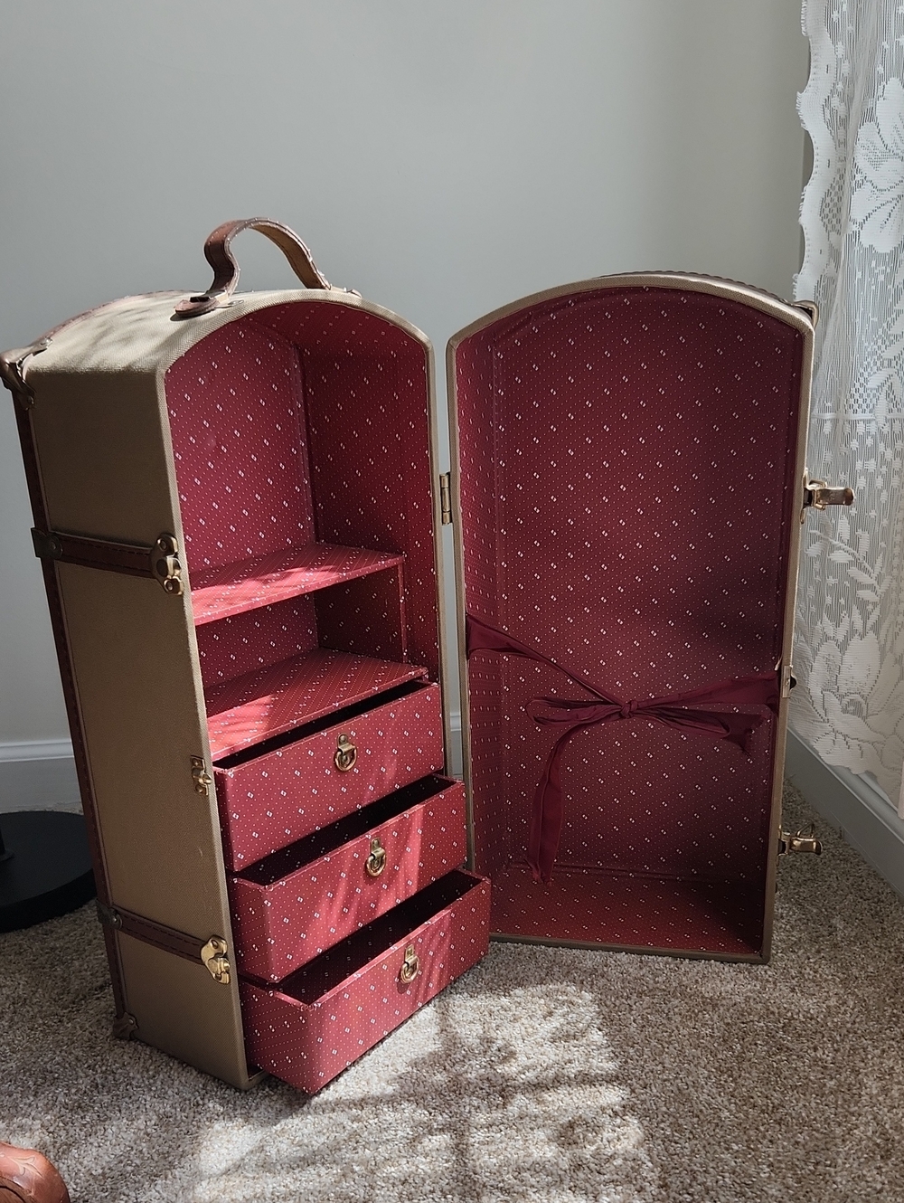 Vintage Pleasant Company American Girl Doll Trunk Brown